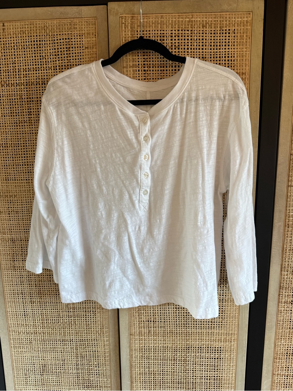 Evereve White Long-Sleeve Henley Button Top